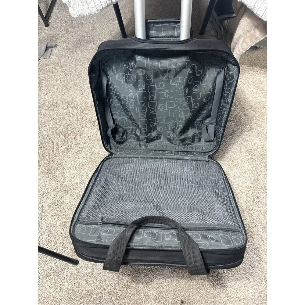 Delsey Super Lite Trolley Travel Tote Rolling Luggage Black 22718BK EUC Carry On